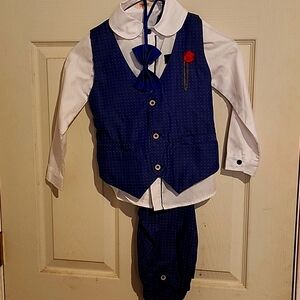 Suit child's 4 to 5 year old comes with shirt pants vest bow tie